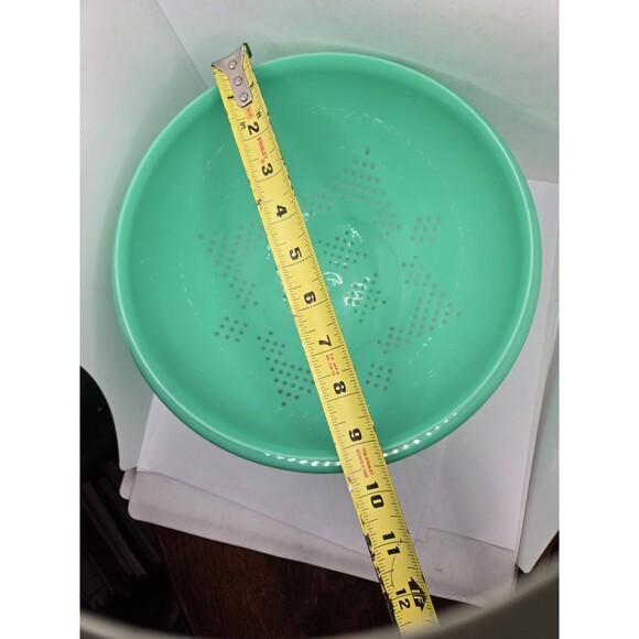 Vintage Tupperware Jadite Green 3 Quart Colander - Picture 9 of 9